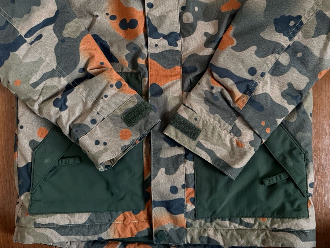 Burton バートン　カモフラージュ柄ウェア上下セット