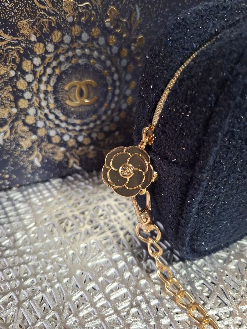 CHANEL 　2025ホリデー限定ポーチ　ネイビー　ノベルティ　斜め掛け