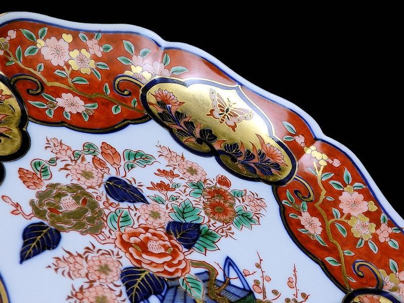 大聖寺伊万里　金襴手　百花繚乱　花籠に蝶の図　８寸半皿　E397AS-COa