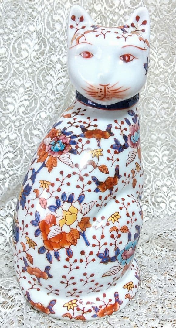 古伊万里 見返り猫 金彩赤絵 五彩絵付　置き物