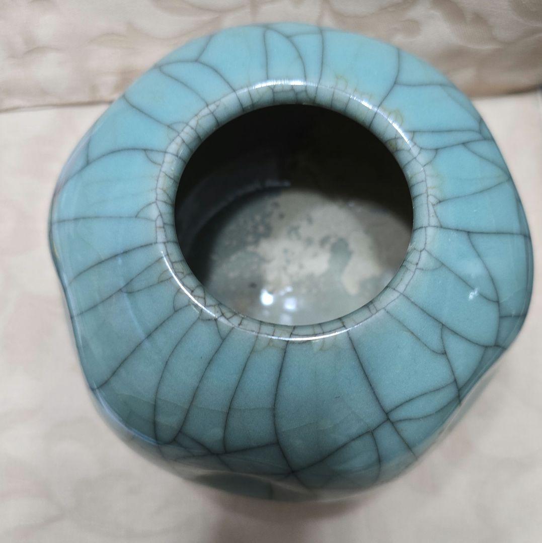 青磁の花入れです