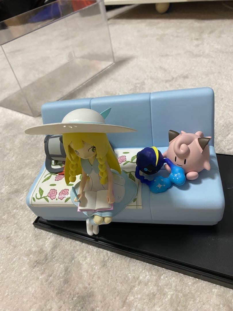 ポケモンセンター リーリエ＆コスモッグ オルゴール フィギュア