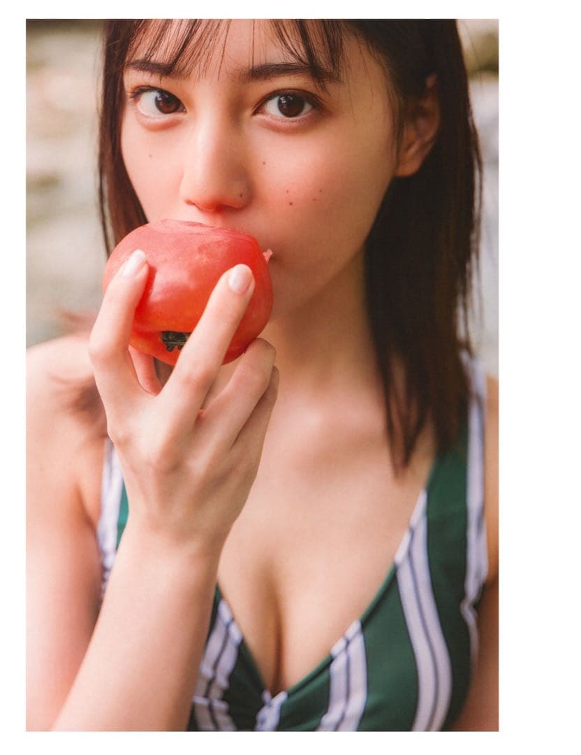 美女 L判写真 20枚セット服はぎ可能 小坂菜緒似