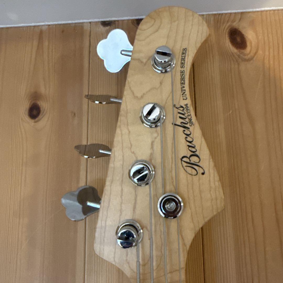 Bacchus Universe Series Jazz Bass 黒　トラ目