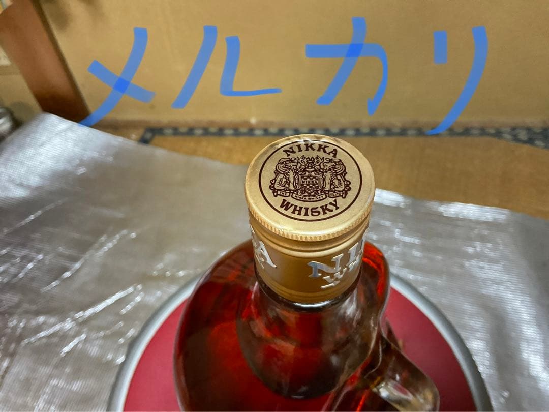 ニッカ・ウヰスキー／HI NIKKA・WHISKY・DX。1920ml、39度。