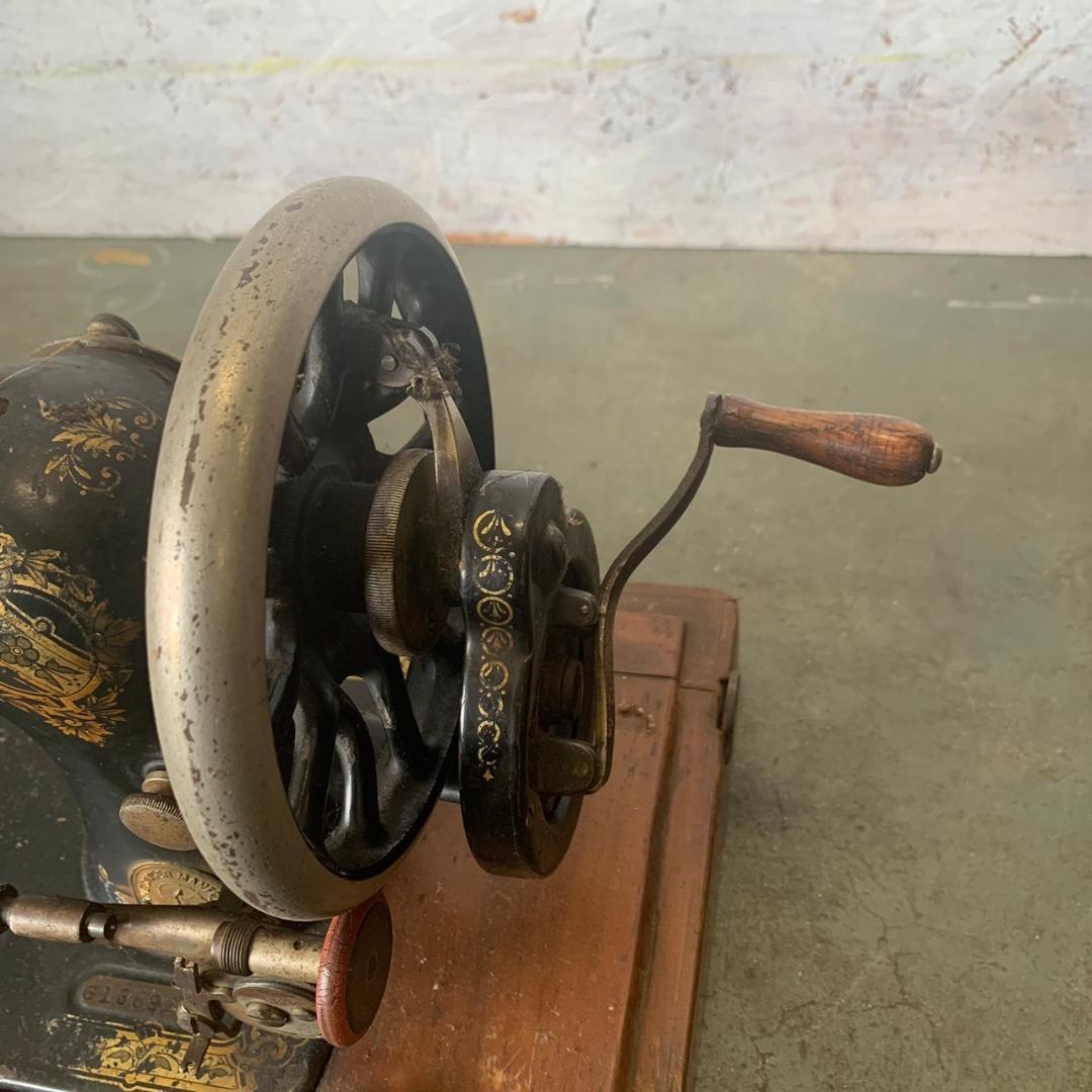 シンガー アンティークミシン 手回しミシン 希少品 ケース付 現状品 N0236