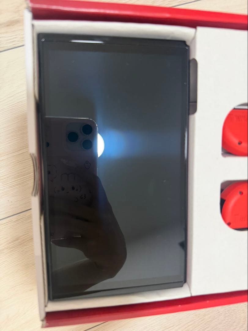 本体新品同様　Nintendo Switch 有機ELモデル マリオレッド