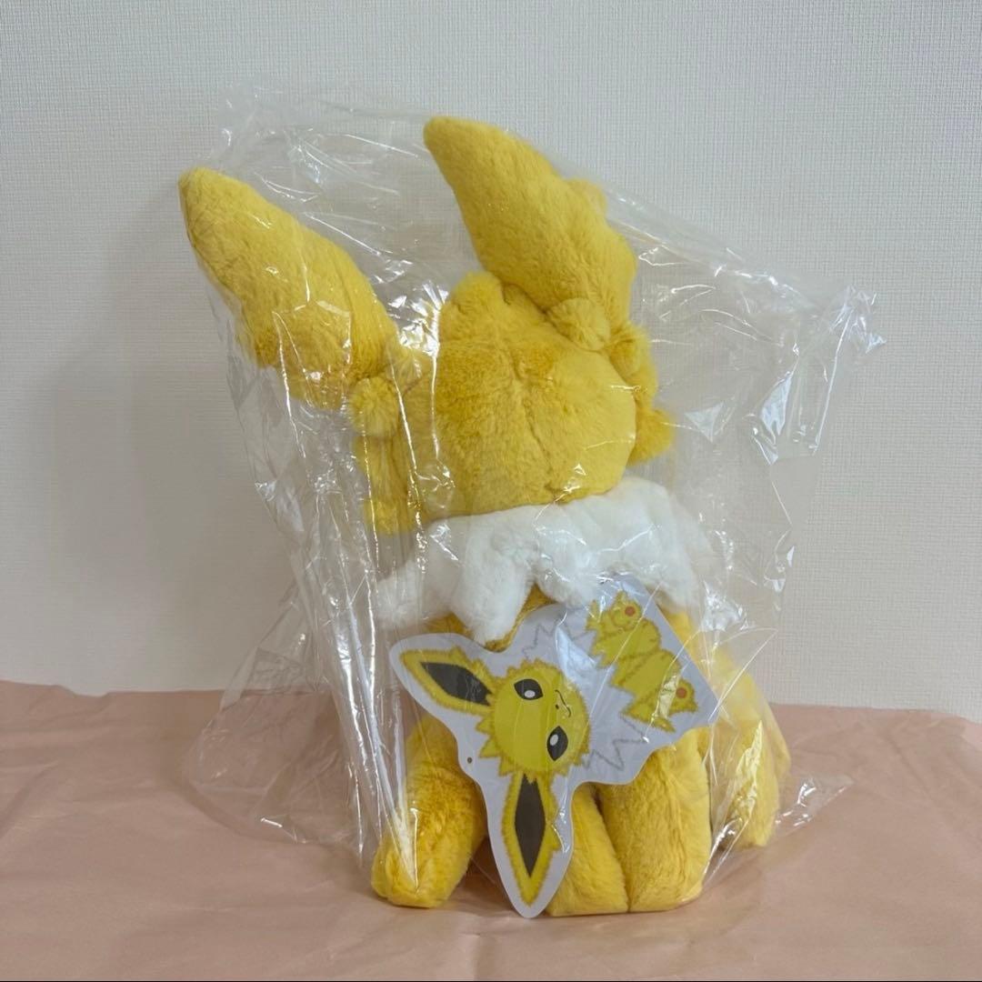 新品　ポケモンセンター ふわふわ抱きぬいぐるみ　サンダース　タグ付き