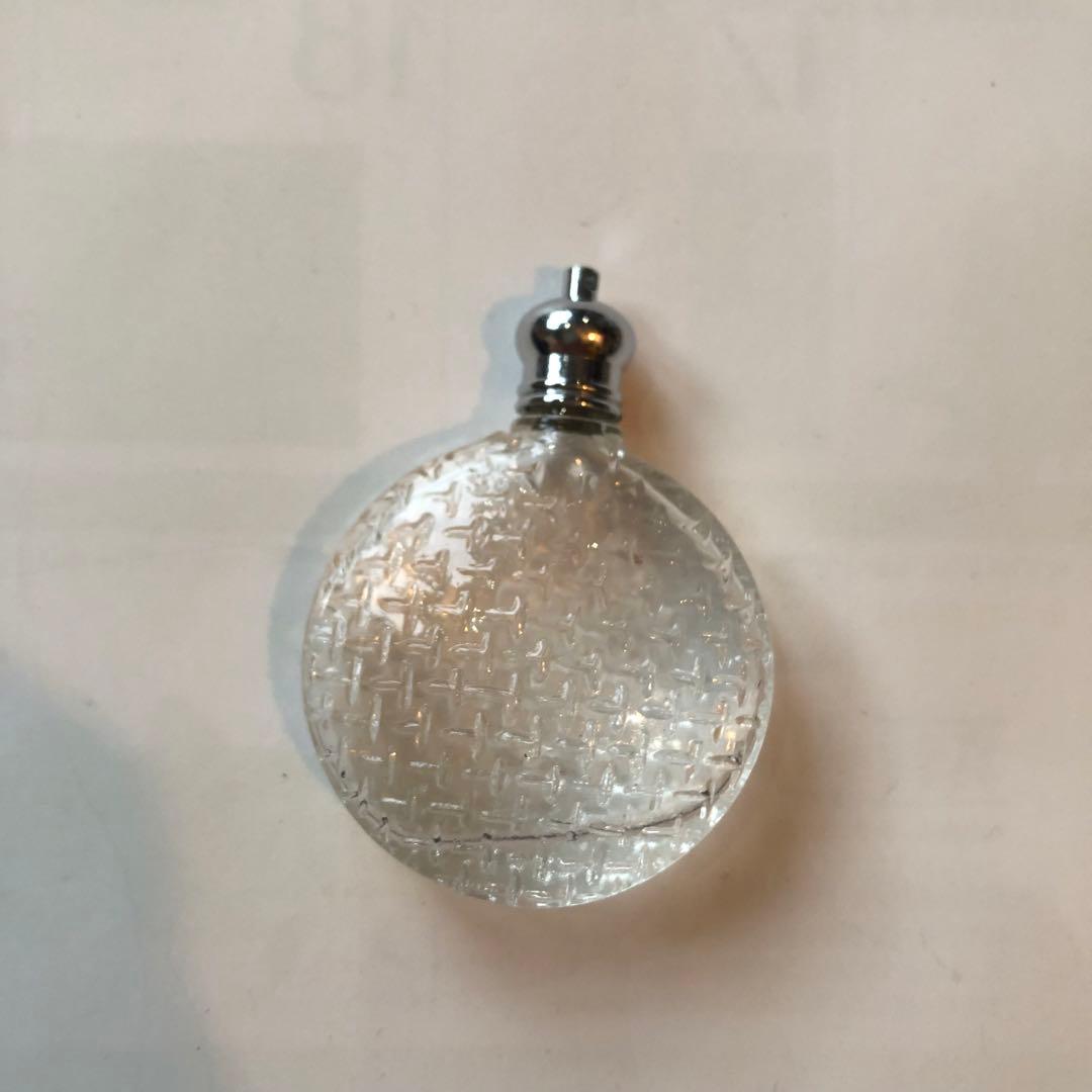 香水瓶　ガラス　丸型