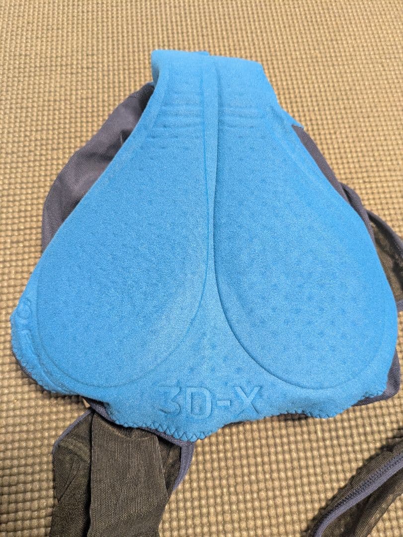 パールイズミ3dxビブショーツMサイズ　アビスカラー