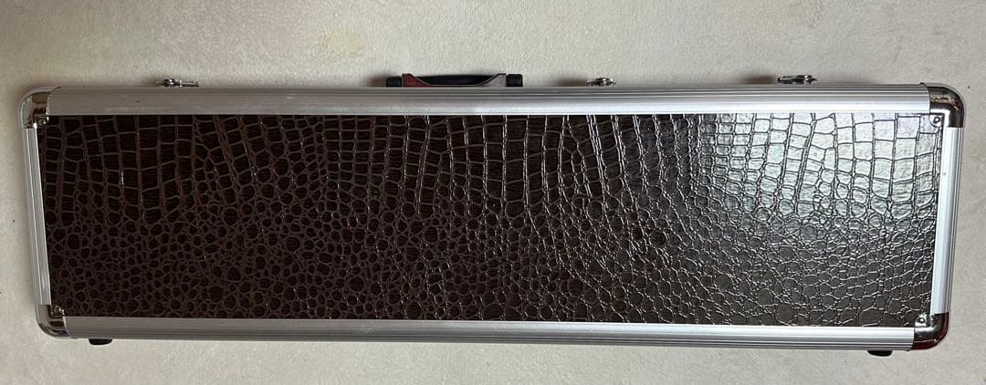 【1月3日まで限定セール！】八重山黒木三線真壁型（予備替え弦・工工四集付）