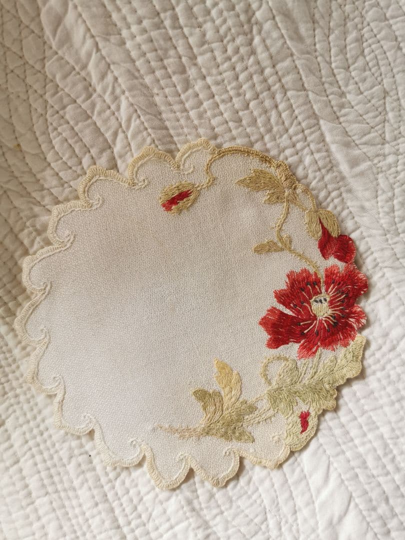 アンティーク フランス刺繍 一重薔薇 浜茄子 ソサイエティシルク 縮緬風ドイリー