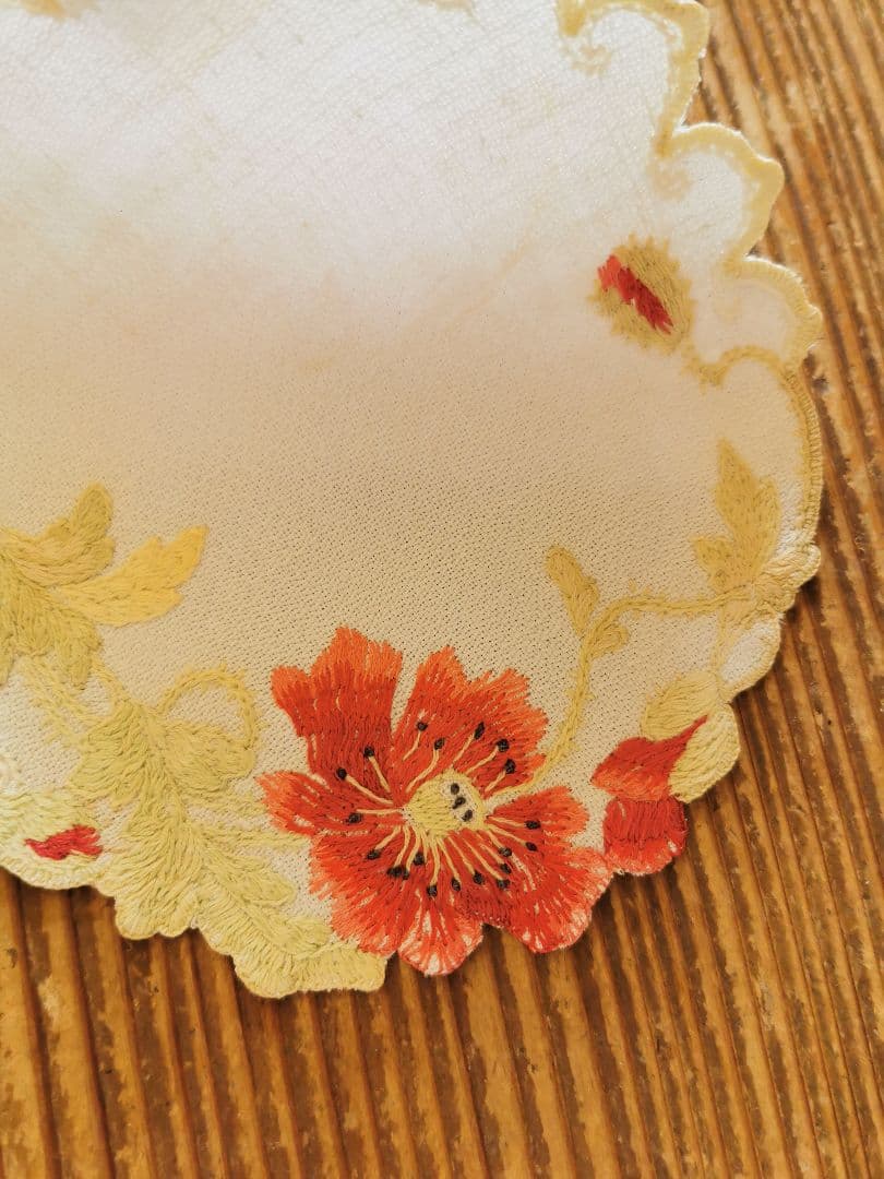 アンティーク フランス刺繍 一重薔薇 浜茄子 ソサイエティシルク 縮緬風ドイリー