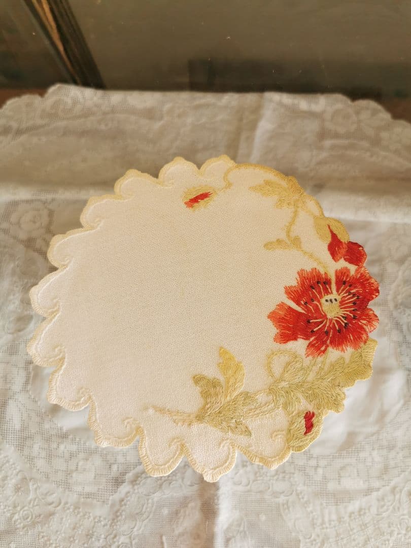 アンティーク フランス刺繍 一重薔薇 浜茄子 ソサイエティシルク 縮緬風ドイリー