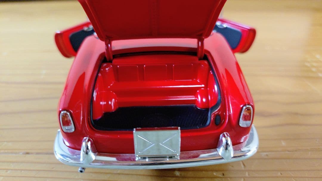 1/18　ミニカー　RICKO　アルファロメオ　ジュリエッタ　スパイダー