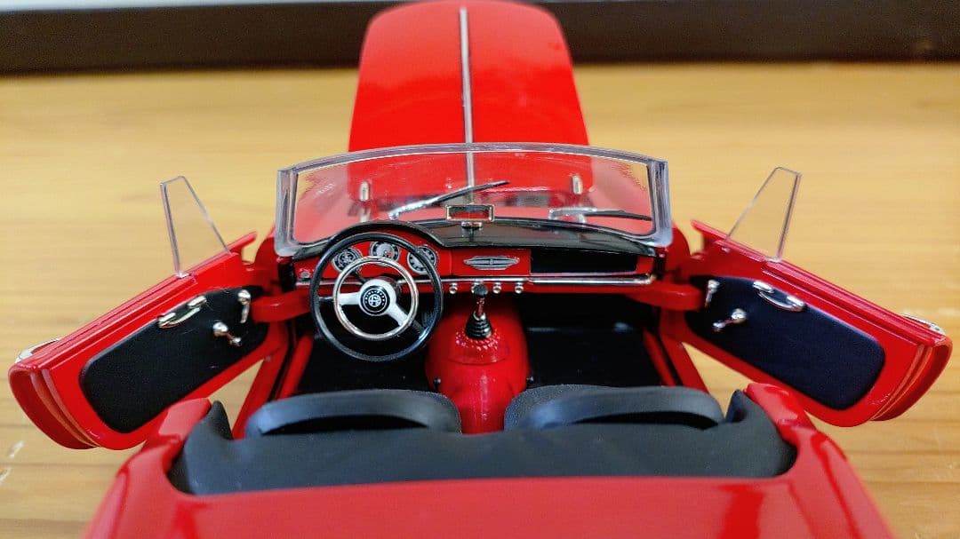 1/18　ミニカー　RICKO　アルファロメオ　ジュリエッタ　スパイダー