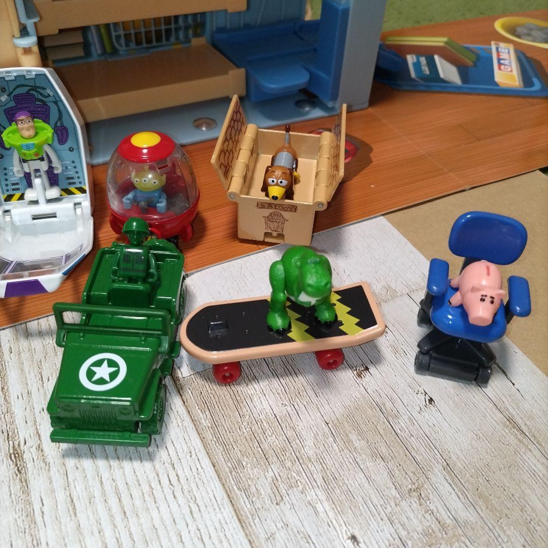 トミカ　トイストーリー　アンディルームに変身！パノラマバッグ　ドリームトミカ9台