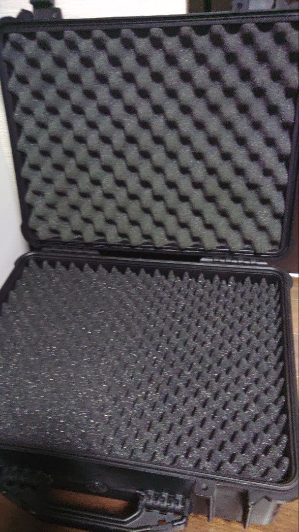 PELICANCASE 1550 ペリカンケース　フォーム付き