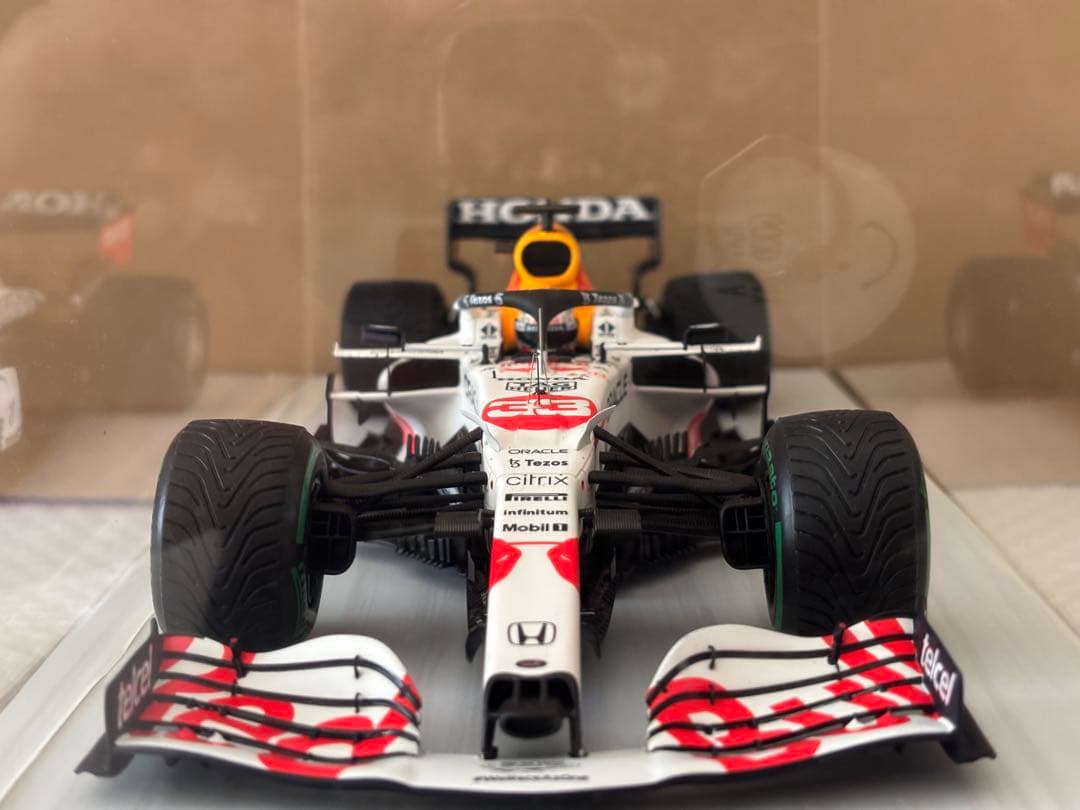 1/18 スパーク　レッドブルRB16BトルコGP フェルスタッペン　ケース付