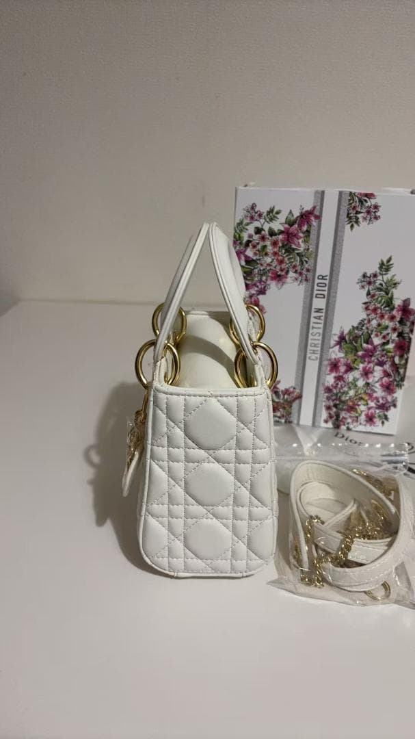 スモール ホワイト カナージュ・レザー