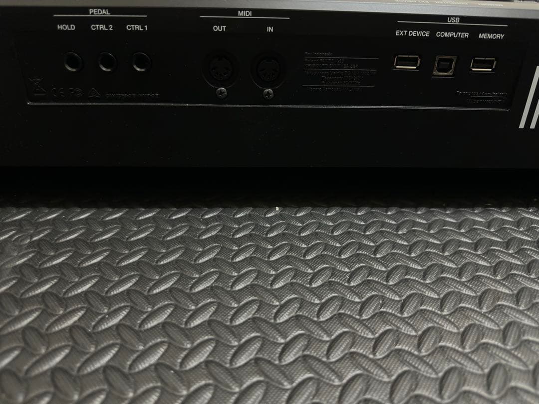 Roland FANTOM-08 シンセサイザー