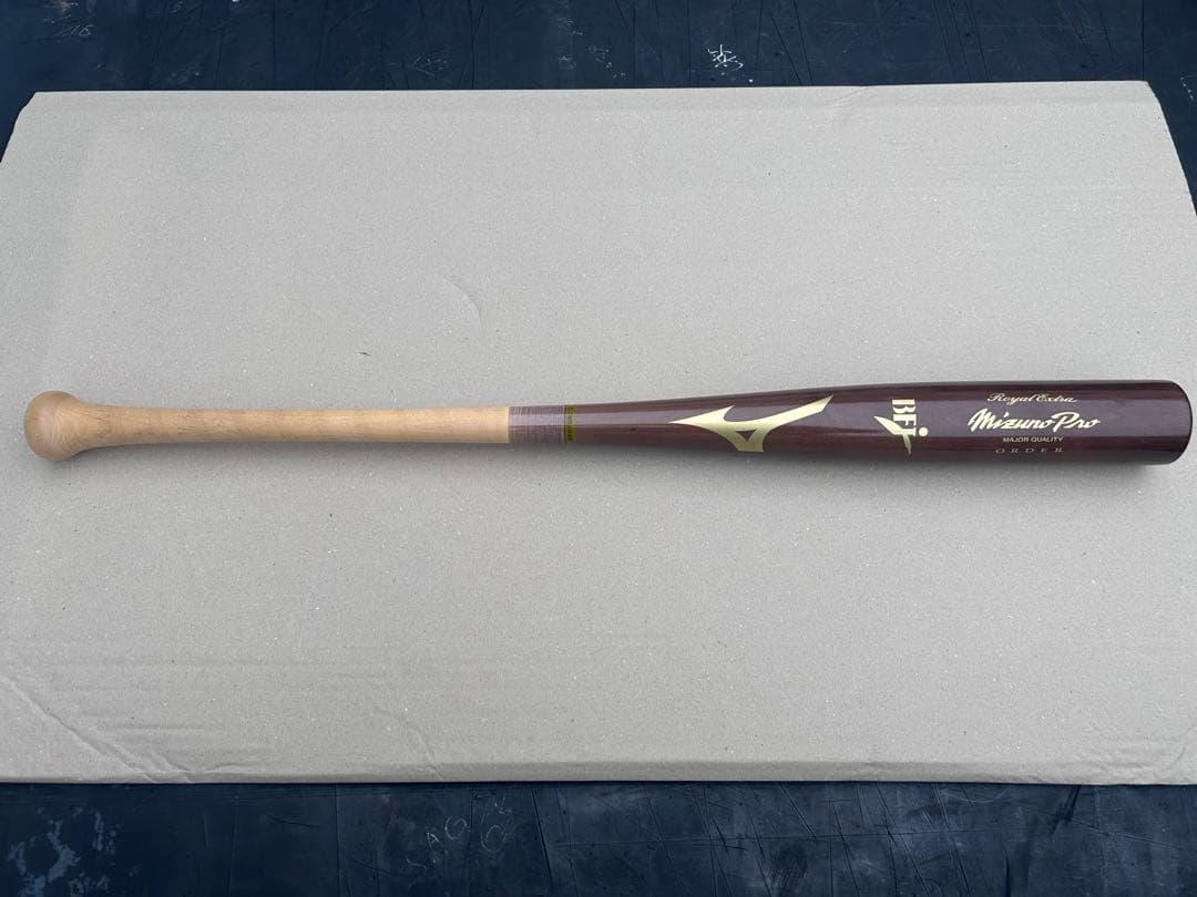 Mizuno Pro 木製オーダーバット 84cm