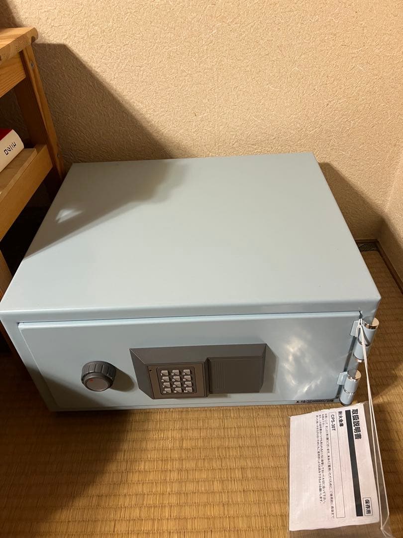 日本アイエスケイ(King CROWN) テンキー式 耐火金庫CPS-30T