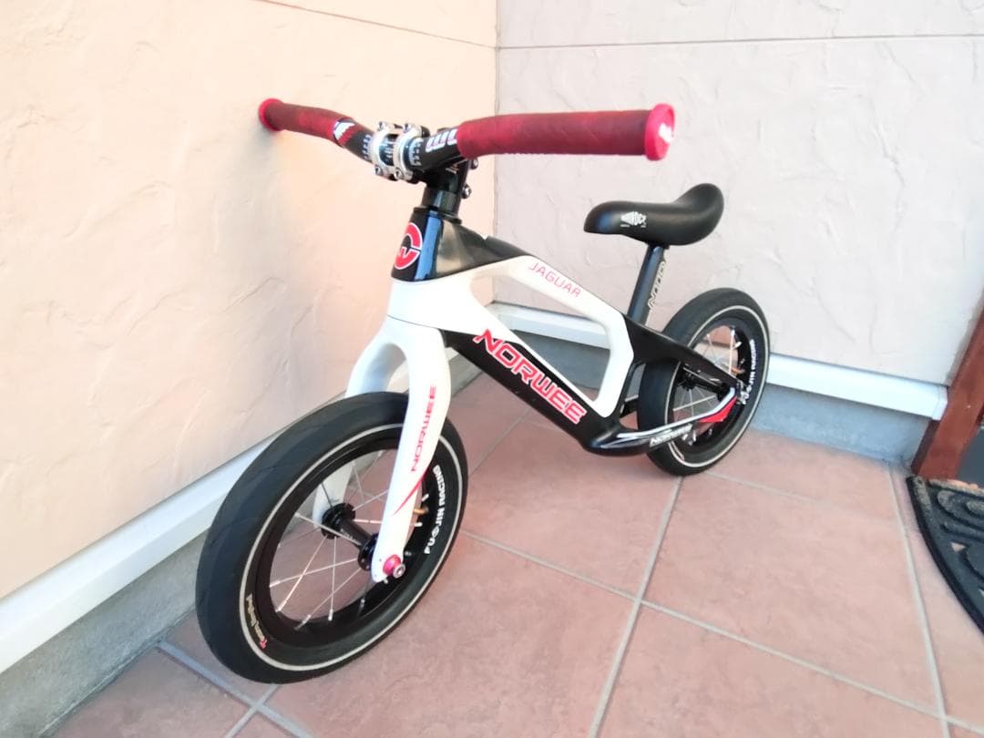 NORWEE カーボンフレーム 　FU-JINホイール　ランバイク　ストライダー