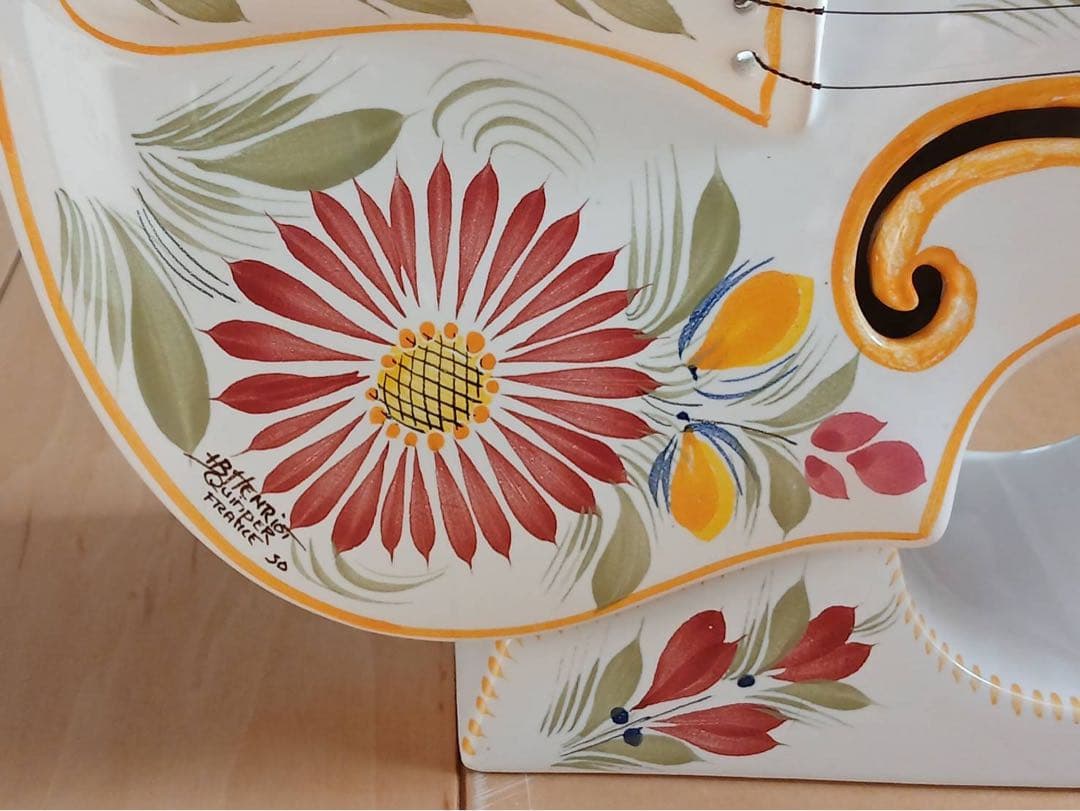 ヴォイオリン型 陶器 置物 アンリオ・カンペール フランス インテリア