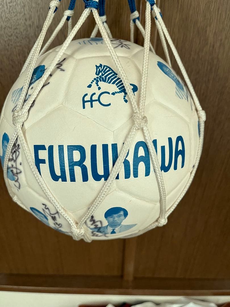 【稀少】古河電工　サッカーボール　直筆サイン 岡田監督　現役時代サイン