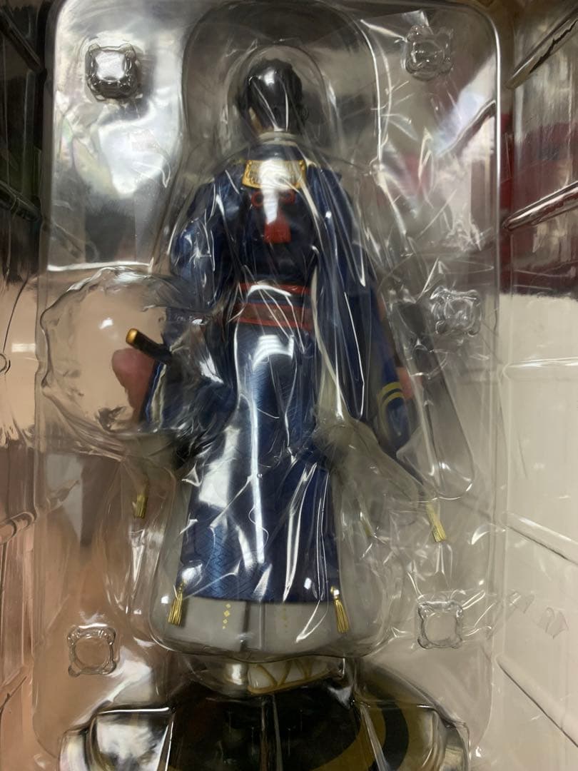 刀剣乱舞 フィギュア 1/8 三日月宗近 鶴丸国永