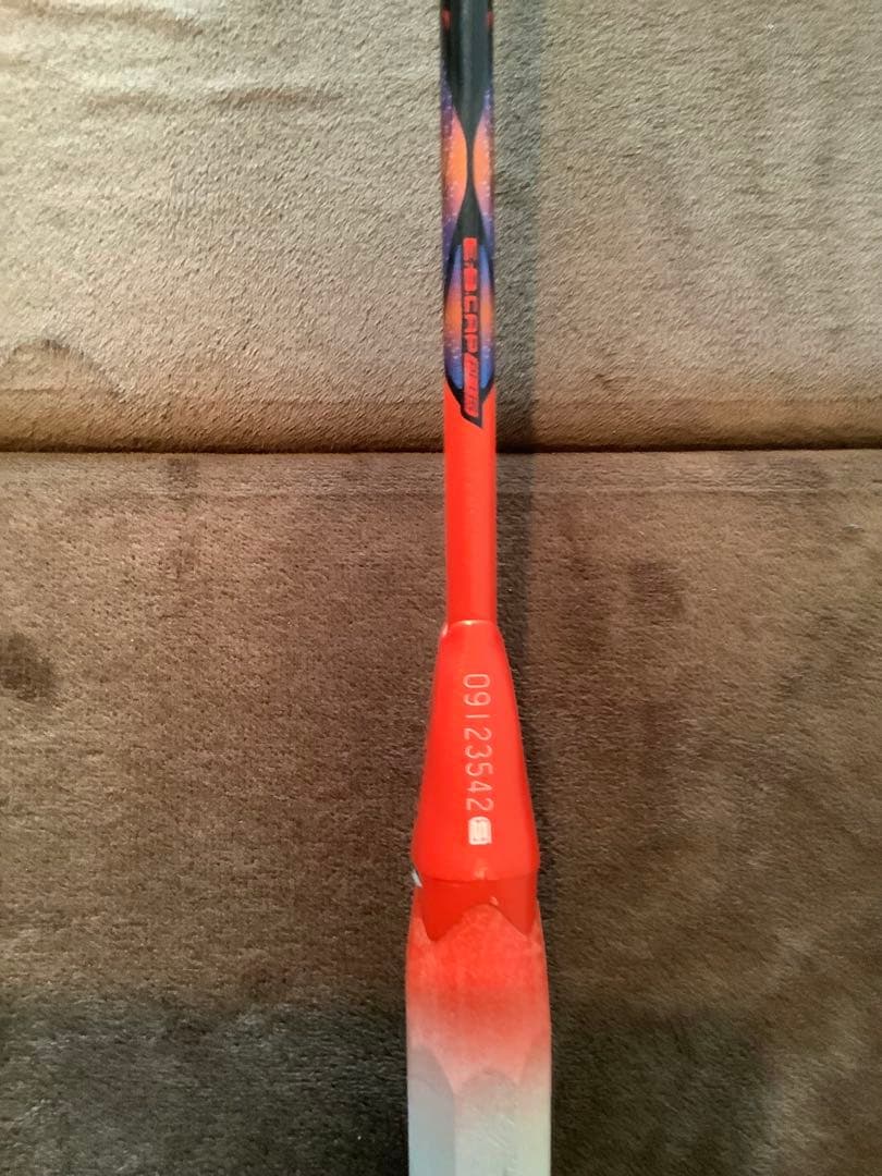 美品！廃盤品！ヨネックス　アストロクス77 プロ 4UG5 ガット付