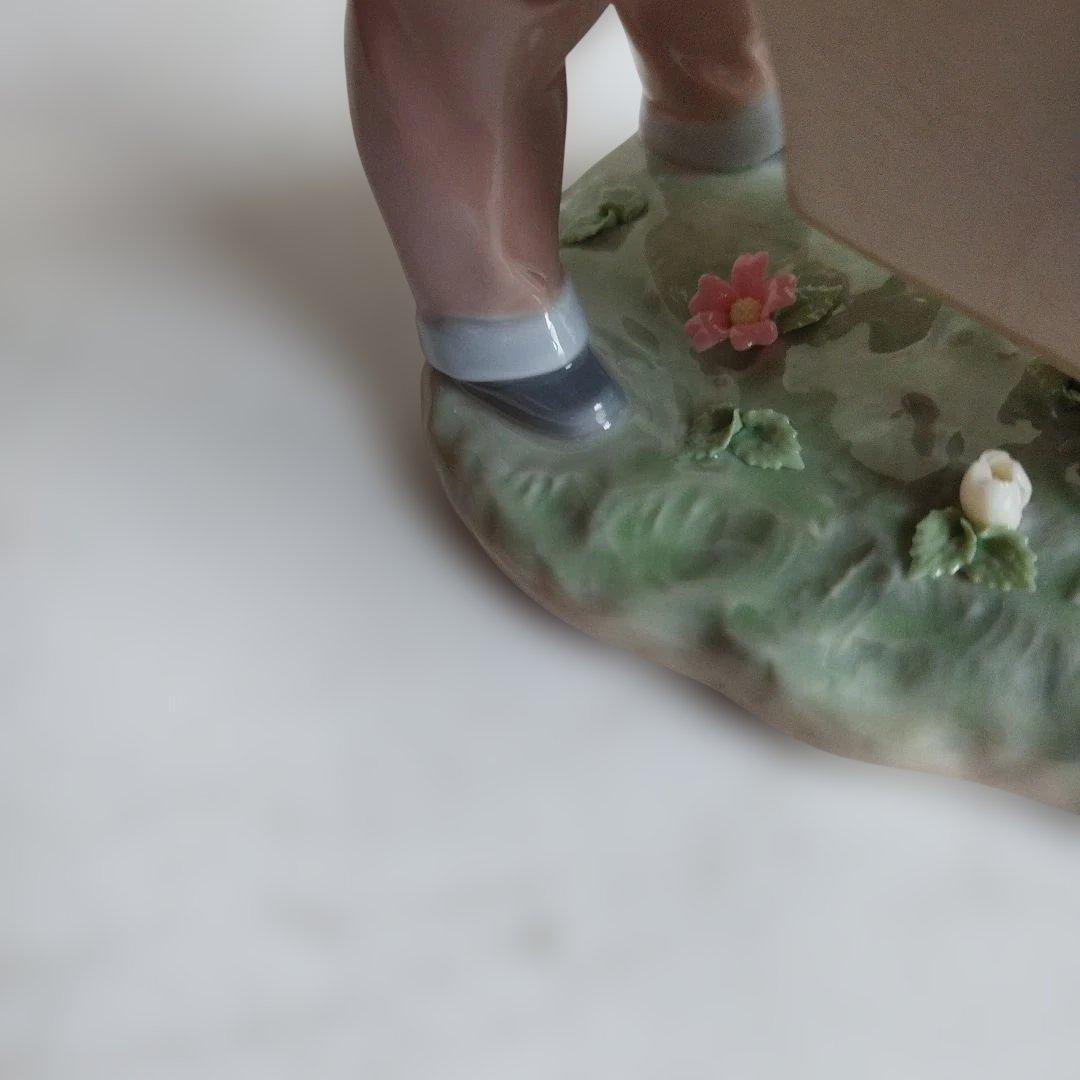 陶器製 子供の像 花手押し車