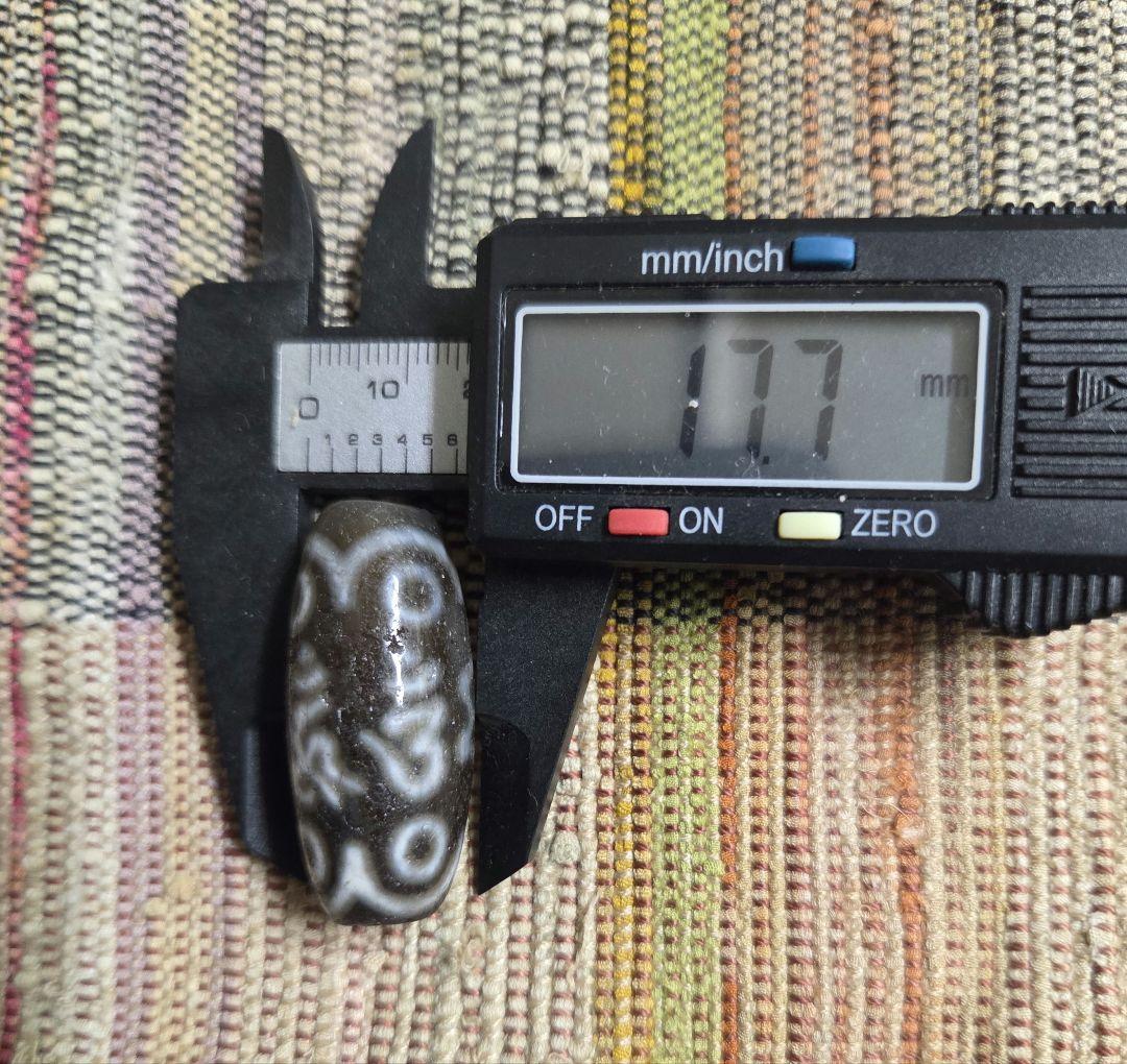 876　天珠　 八眼六字真言天珠　梵字　貴重　珍品　dzibeads！