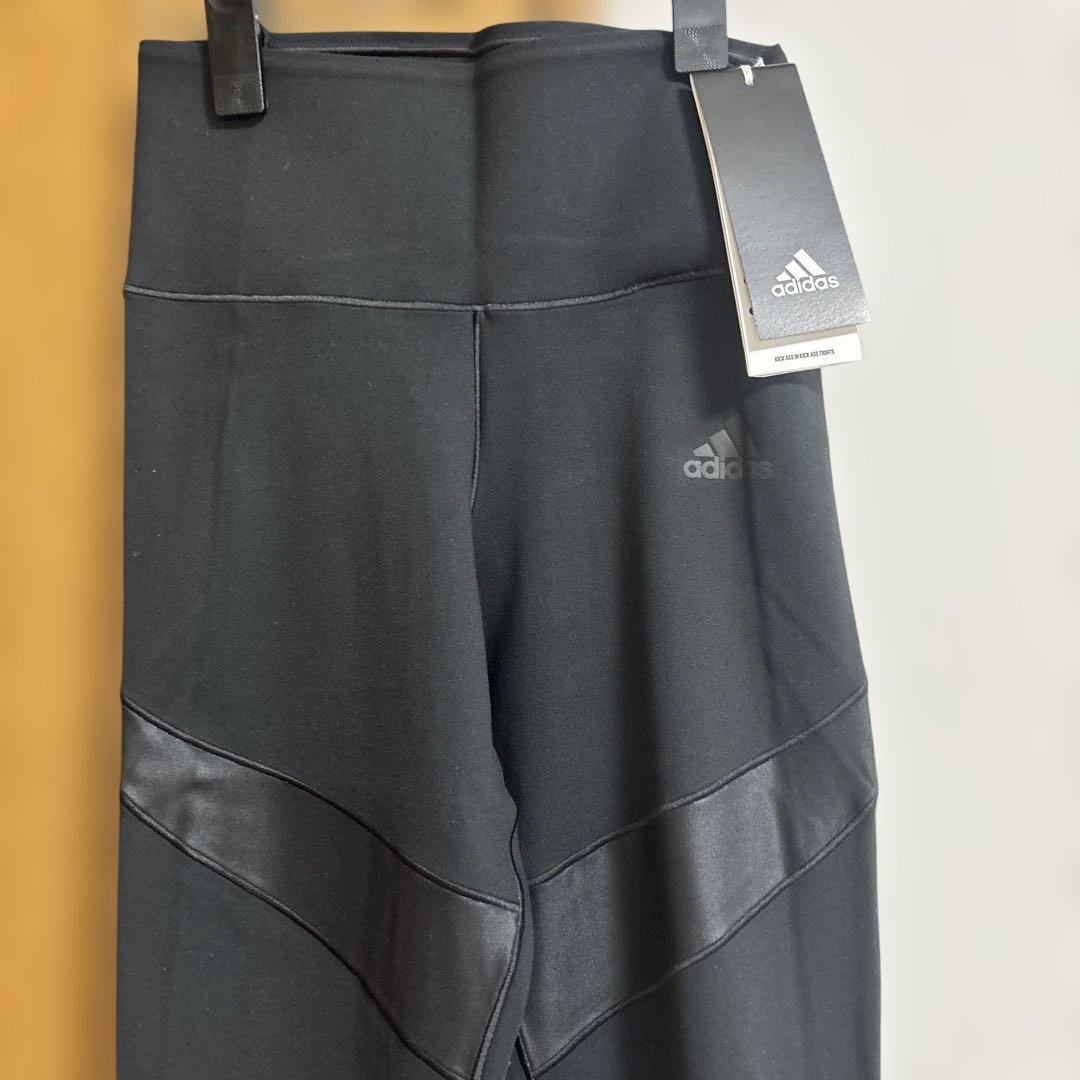 年明けセール！adidas ULTIMATE TIGHTS