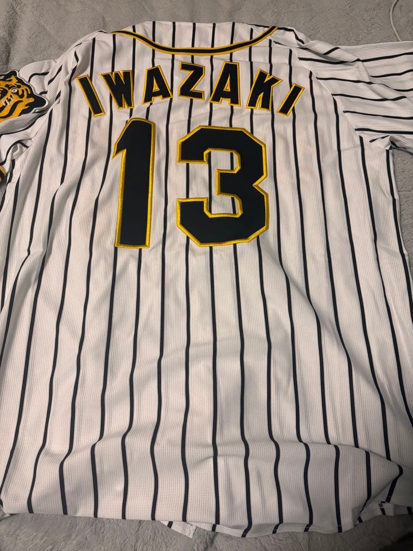 阪神タイガース　岩崎優　レプリカユニフォーム　Lサイズ