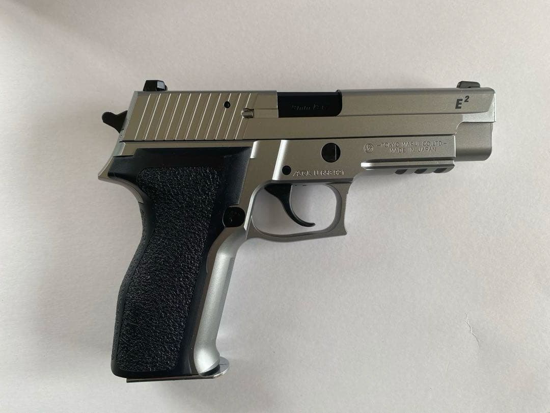 東京マルイ　P226E2 ステンレス　ガスブローバックガン　ホルスター付