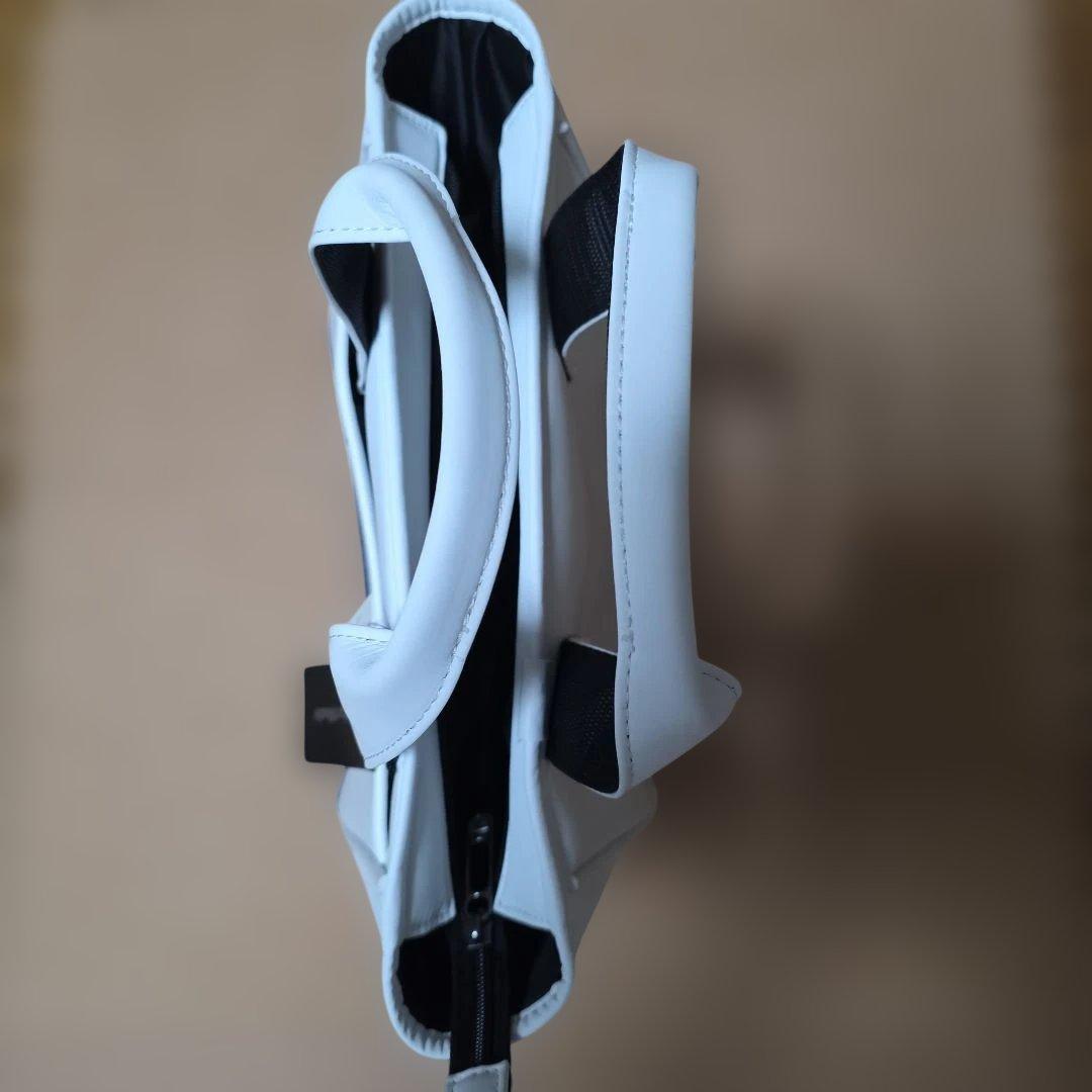 ハ*イ様 TaylorMade トートバッグ ホワイト/ネイビー (ゴルフキャッ