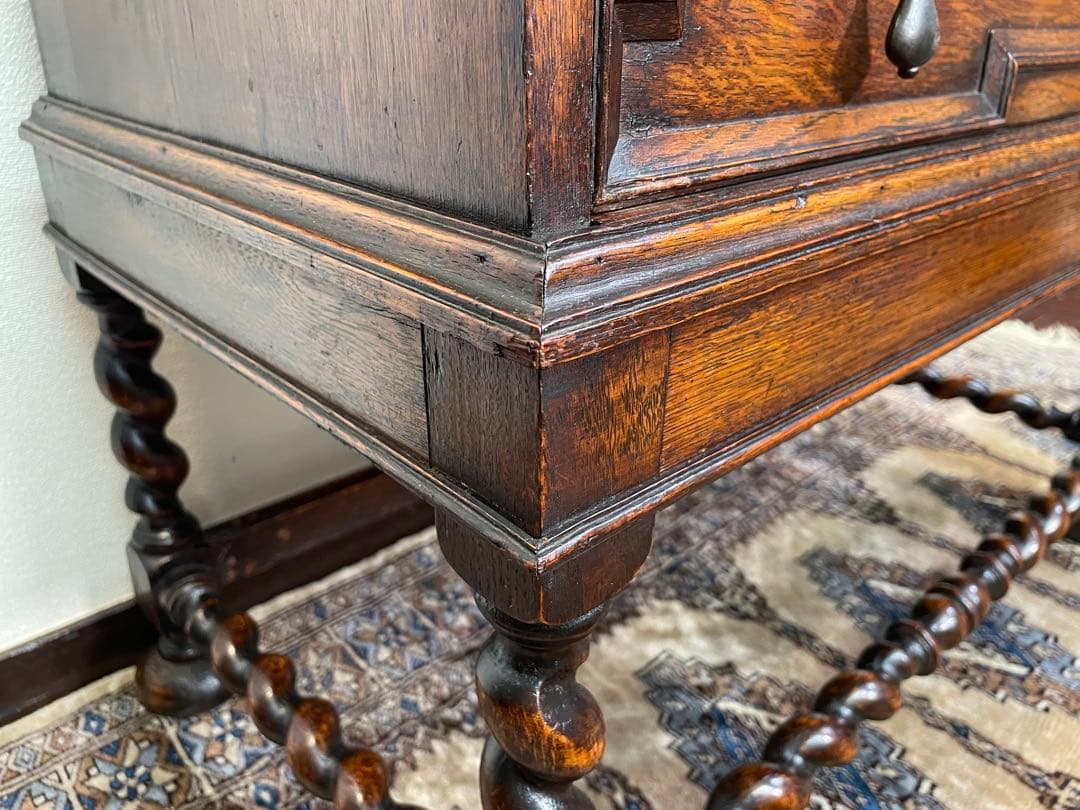 端正なフォルム♪ 英国 アンティーク ライティングビューロー ツイストレッグ