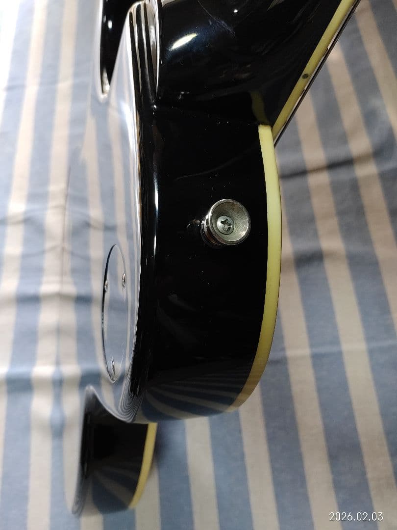 K・GarageのレスポールタイプセットネックのLost Pearlモデル美品