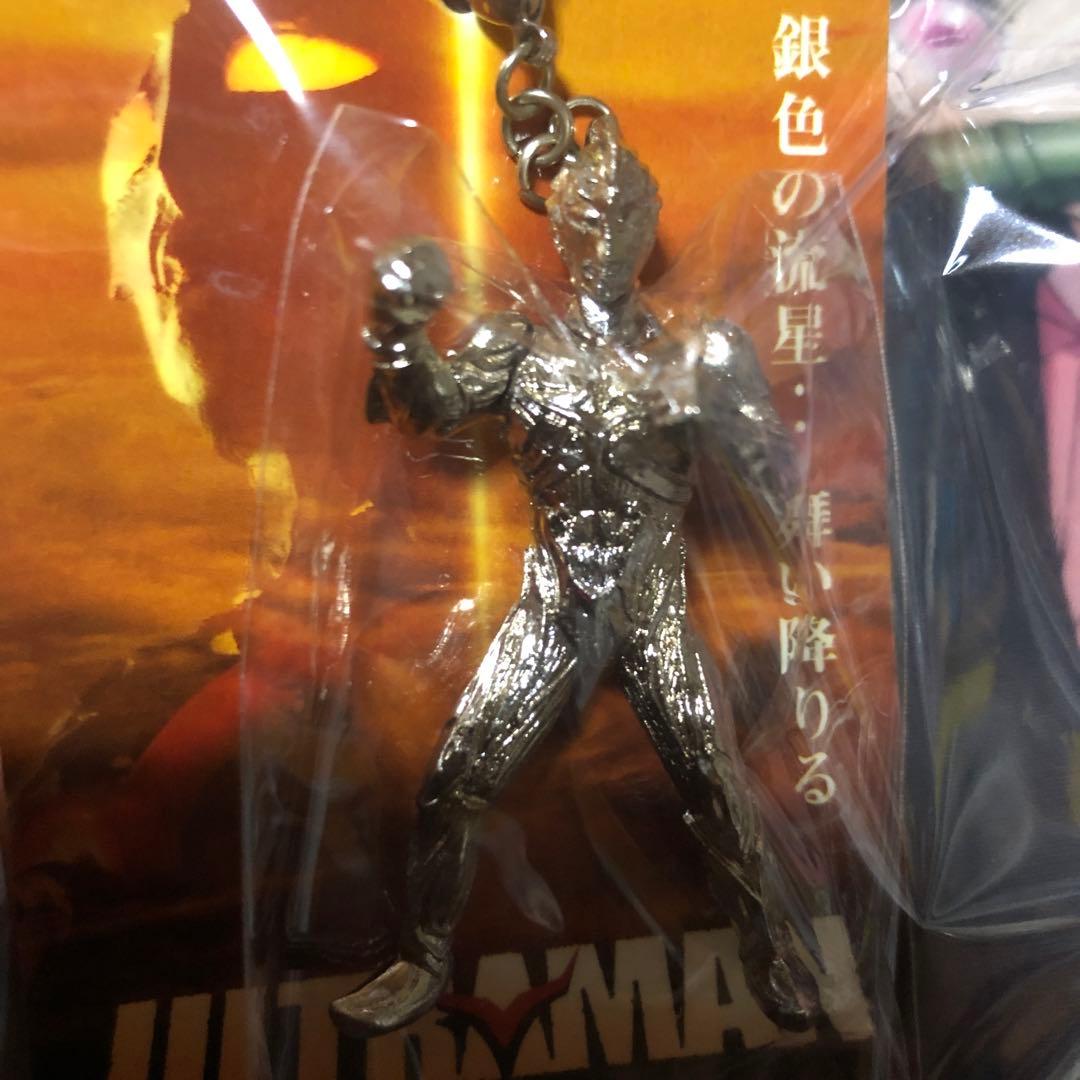激レア　ウルトラマン ULTRAMAN 非売品メタリック合金マスコットチャーム