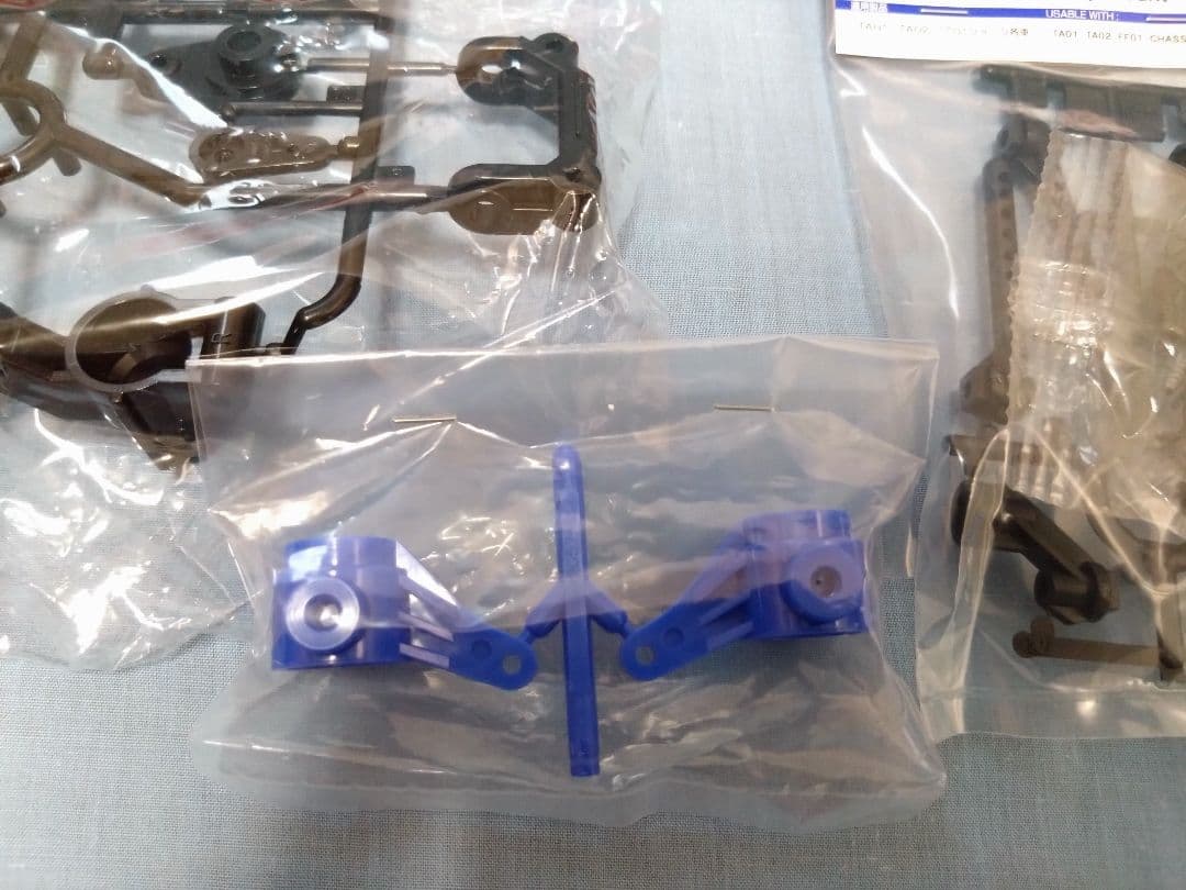 田宮 47479 TA02カーボンシャーシコンバージョンセットと関連部品のセット