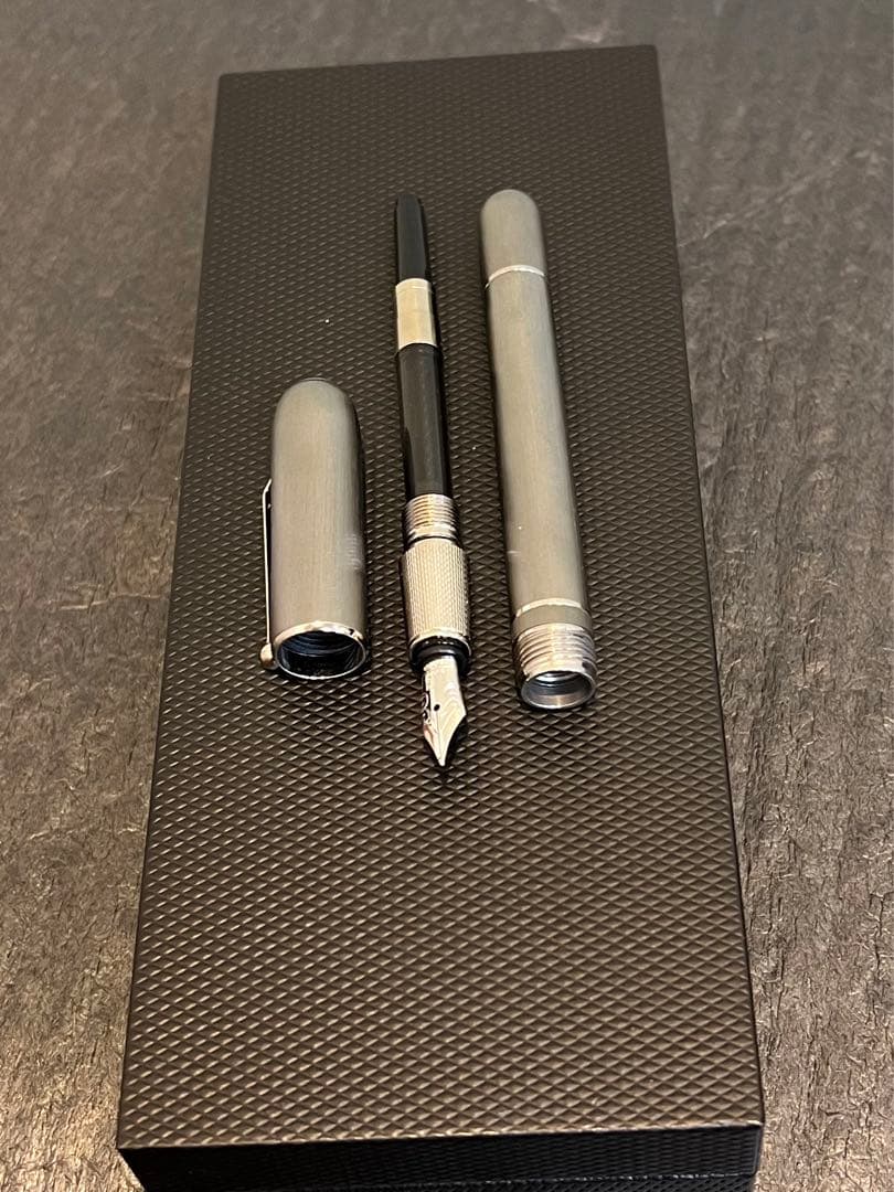 ダンヒル 18K 750 シルバー万年筆、インクコンバーター箱付き