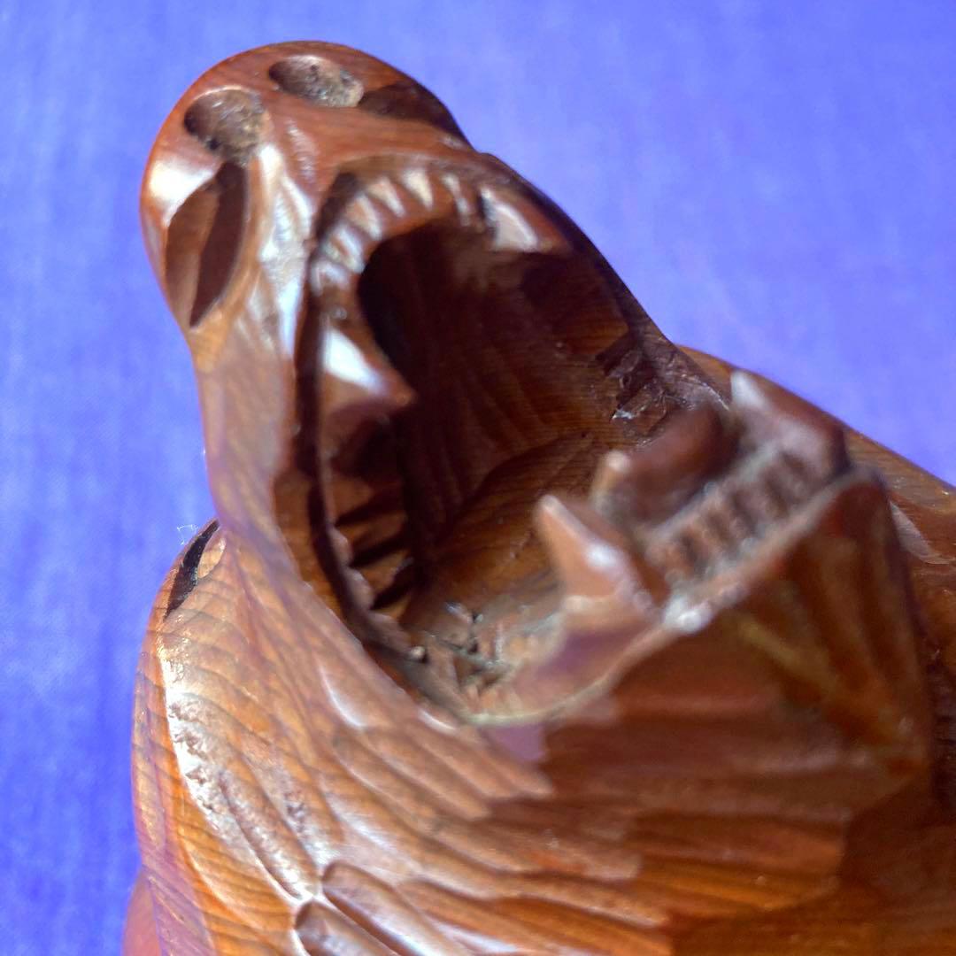 木製クマ彫刻 手彫り インテリア　作家もの　哲也作　台座立札あり　吼え熊　毛彫り