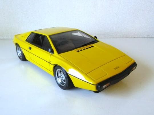 特価 AUTOart (1/18) ロータス エスプリ