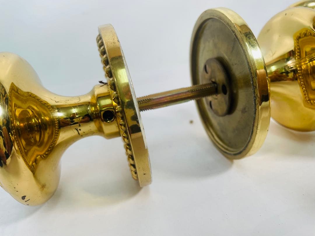 【レア品】アンティーク品　真鍮製ドアノブ　クラシックデザイン　現状品　インテリア