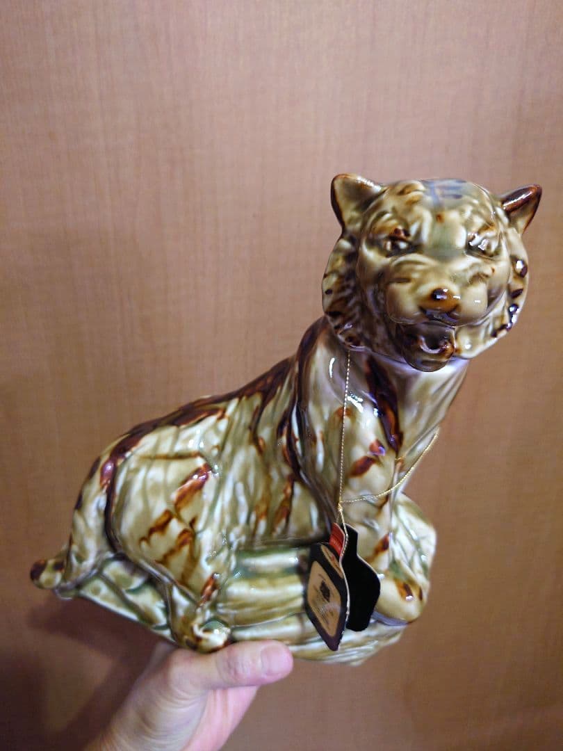 【 サントリーオールド 特級 干支寅ボトル 700ml 未開栓 】