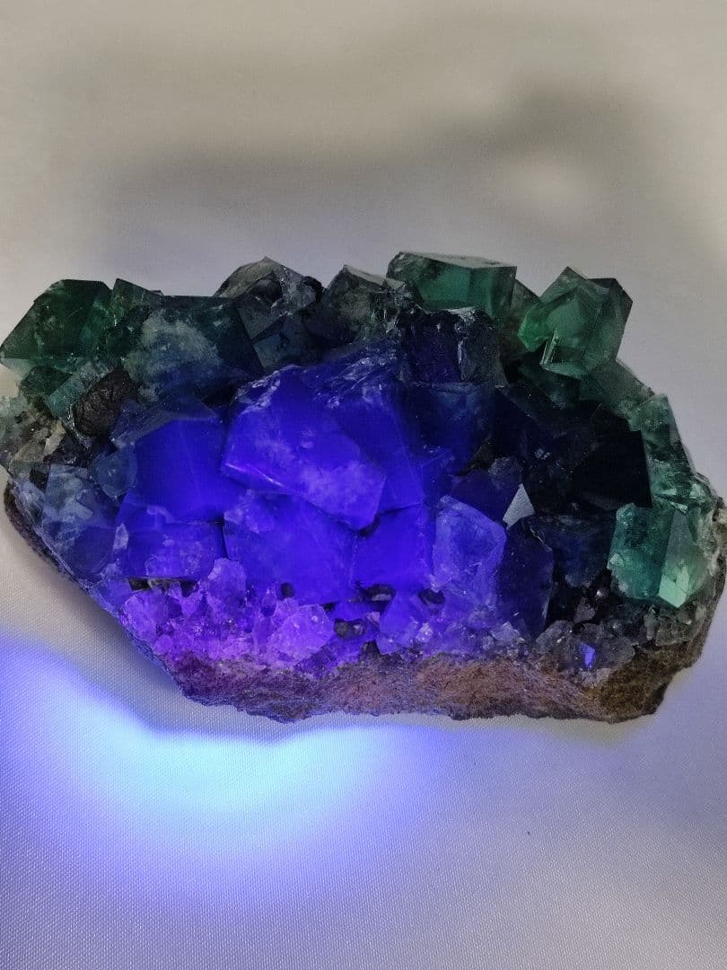 パワーストーン　天然石　原石　フローライト　241g　No.970