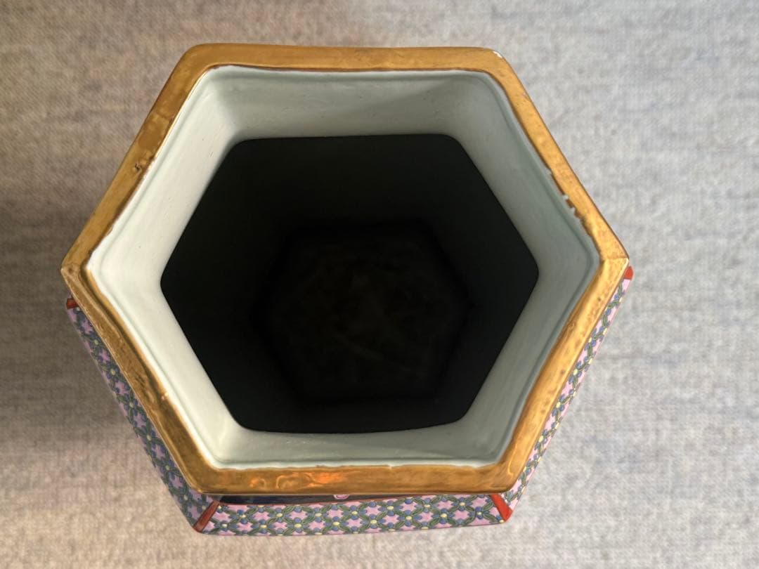 中国　大清乾隆年製銘　黒地粉彩龍鳳紋角瓶　右　高さ47.0cm 送料込み0106