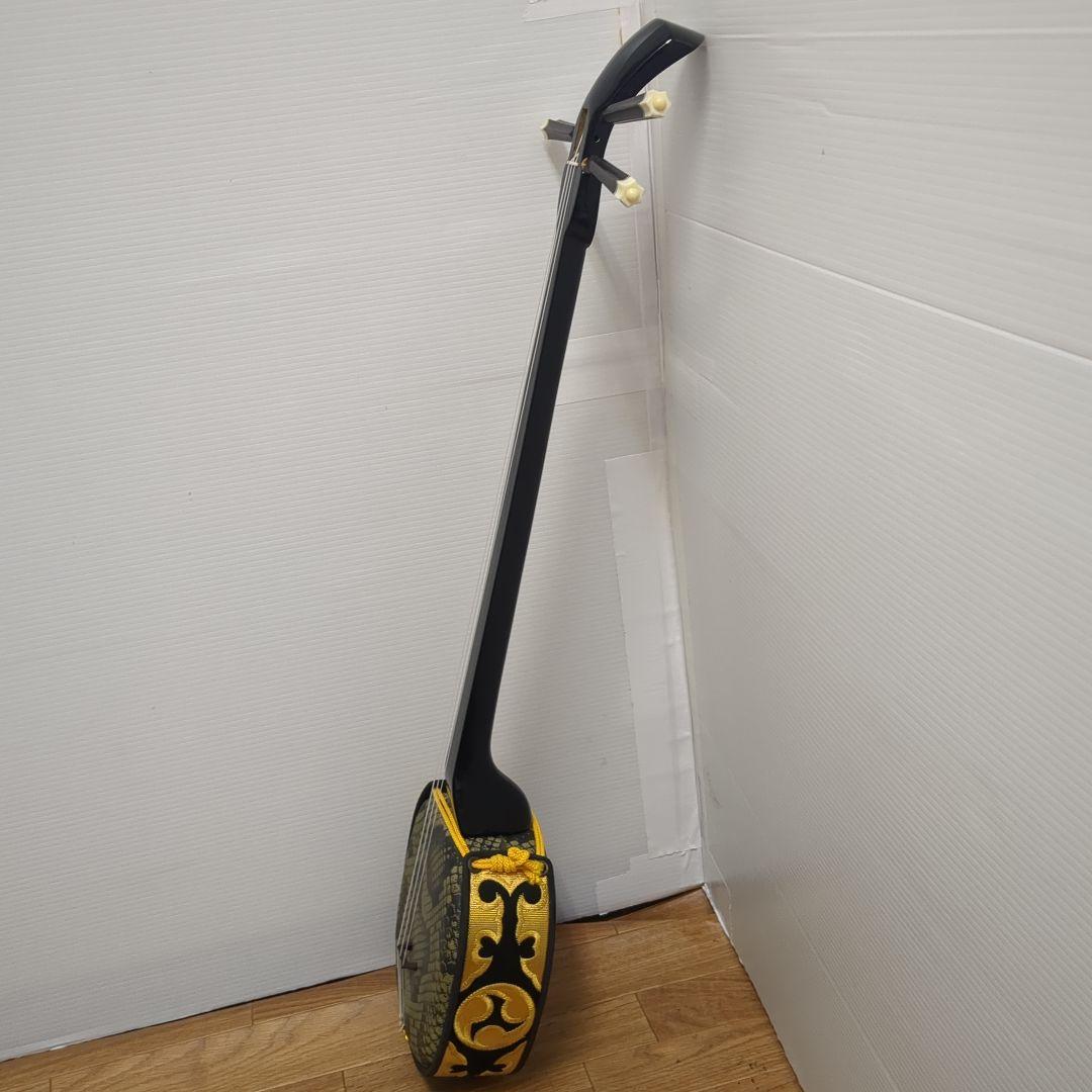 【現状品】沖縄三味線 蛇皮柄 三味線糸付き